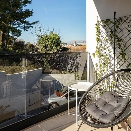 Daire With Terrace And Parking Near Podstrana